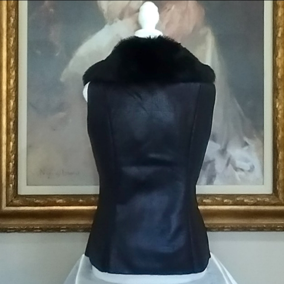 NWT White House Black Market Faux Fur Vest - Picture 3 of 10